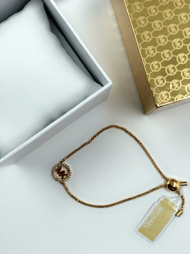 اسوارة mk ذهبي