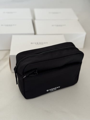 شنطة يد givince