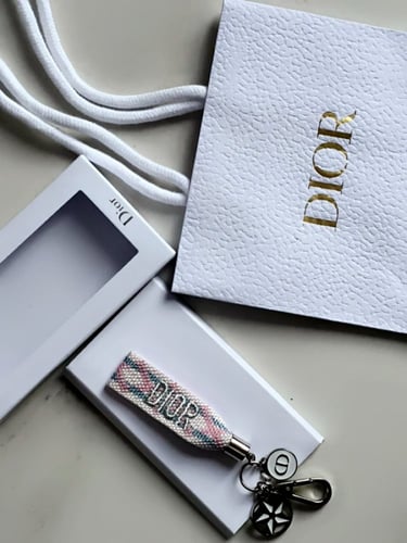 ميدالية dior