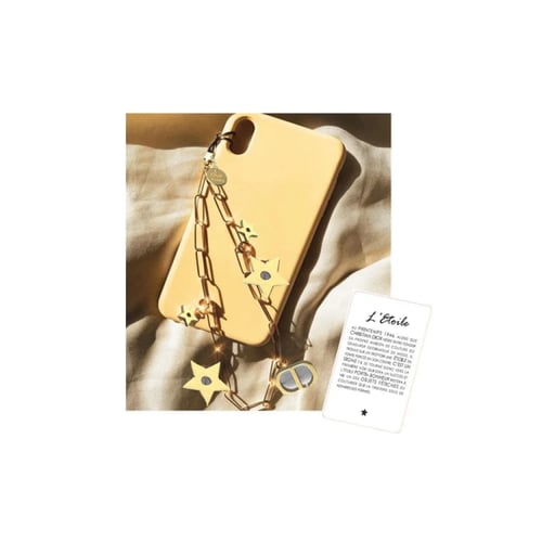 تعليقة للجوال dior