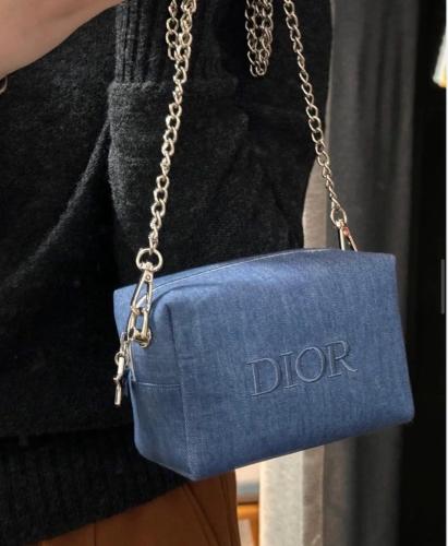 شنطة dior