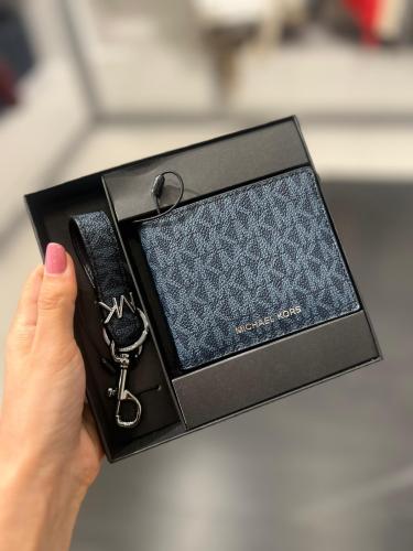 محفظة + ميدالية mk