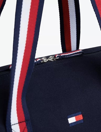 شنطة tommy حجم كبير