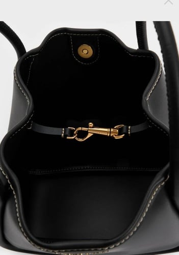 شنطة charles & keith الحجم الوسط