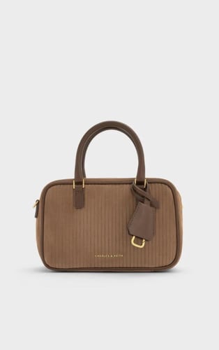 شنطة charles & keith