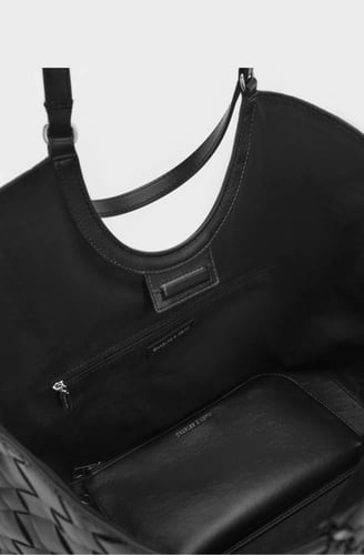 شنطة charles & keith