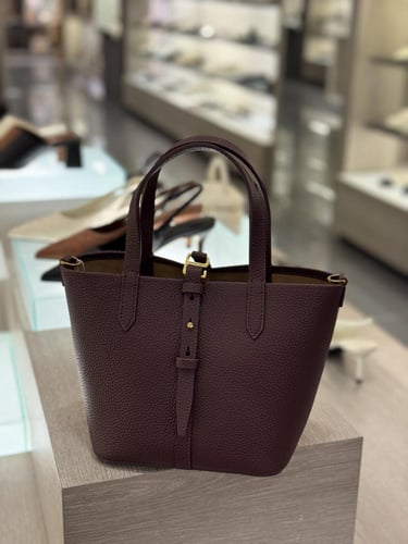 شنطة charles & keith