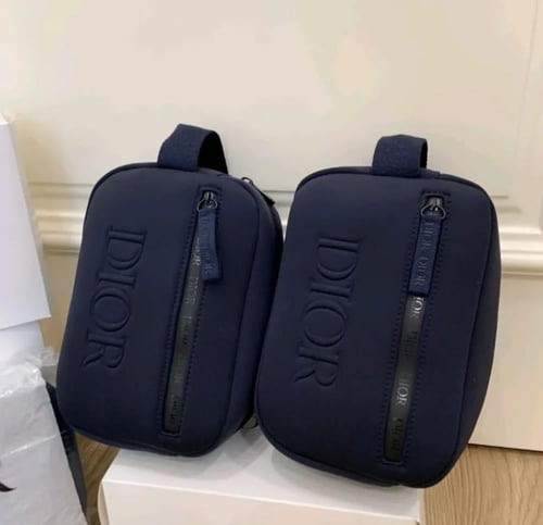 شنطة يد من dior