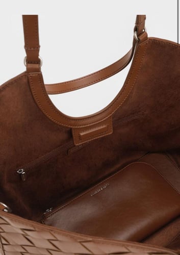 شنطة charles & keith