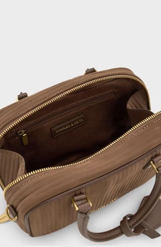 شنطة charles & keith