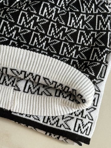 طقم نسائي Scarf mk شال + قبعة