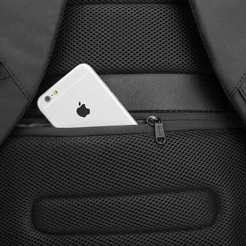 حقيبة للظهر برقم سري ومدخل يو اس بي