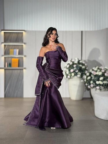 فستان ليكرا مطرز