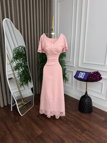 فستان ناعم بينك.