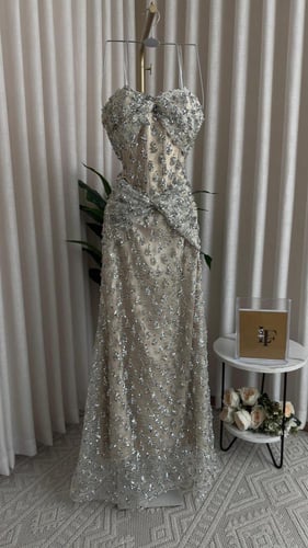 فستان مطرز فخم