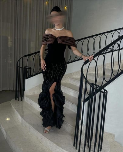 فستان اسود ماسك مطرز