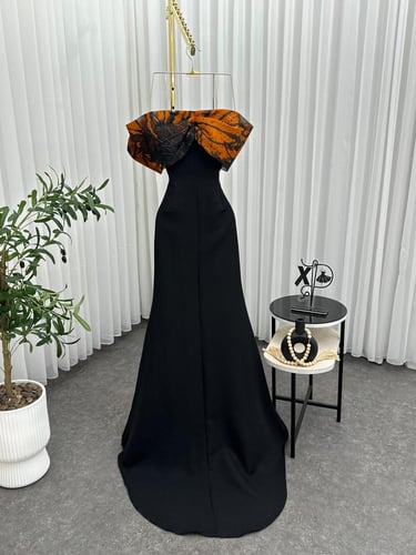 فستان اسود مطرز فخم