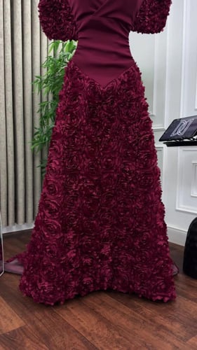 فستان عنابي