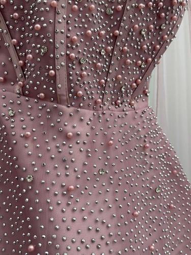 فستان بينك مطرز