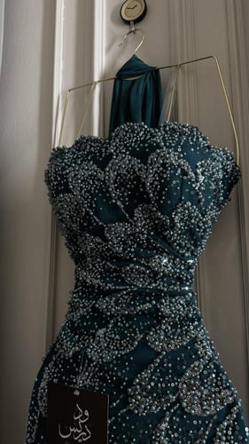 فستان ماسك مطرز فخم