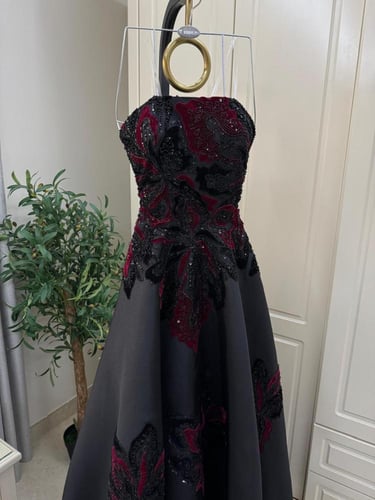 فستان اسود زواج منفوش