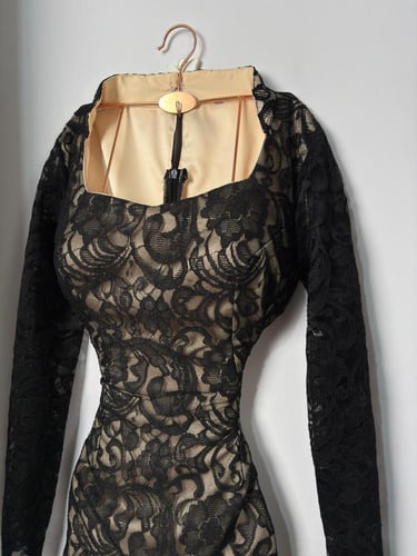 فستان العيد دانتيل اسود