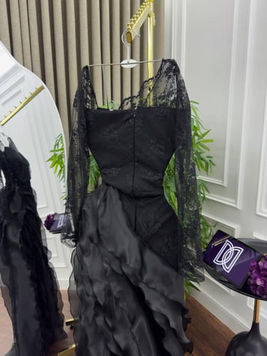 فستان اسود ماسك