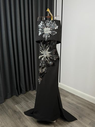 فستان اسود سهره