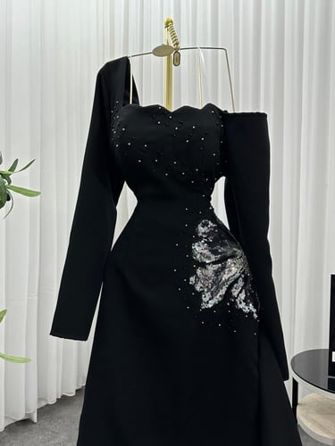 فستان اسود ناعم لسهره