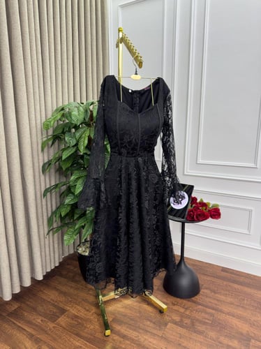 فستان اسود ميد