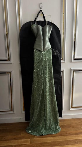 فستان ماسك تفاحي مطرز