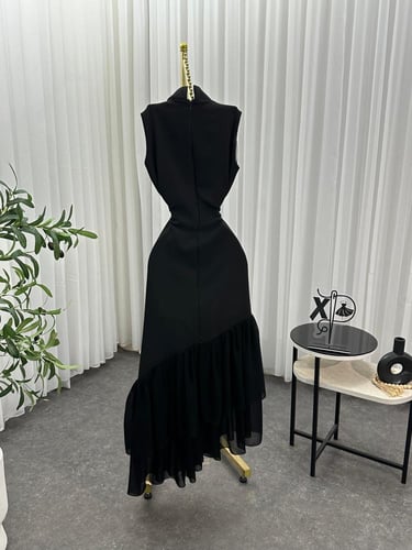 فستان اسود ميد مطرز