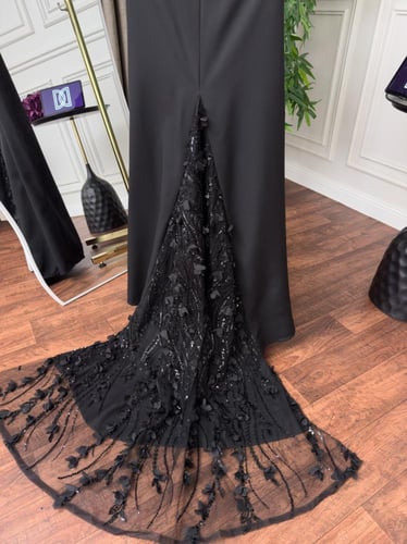 فستان اسود سهره