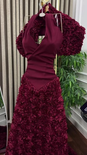 فستان عنابي