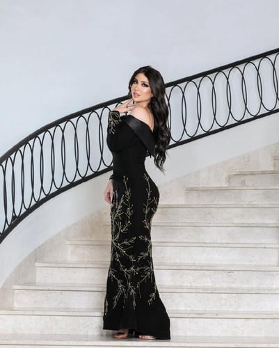 فستان اسود سهره