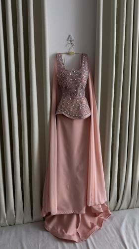 فستان بينك اكمام طويله