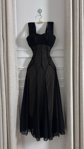 فستان للعيد بني