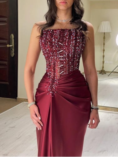 فستان برغندي مطرز