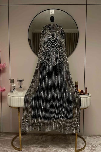 فستان مطرز فخم