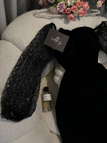 فستان مخمل اسود