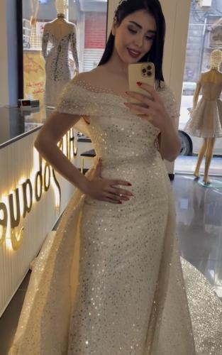 فستان ذهبي فخم