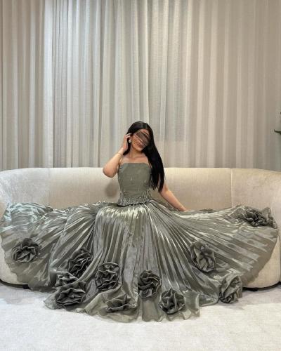 فستان فخم مناسب لعقد القران