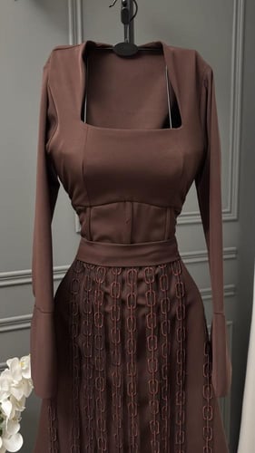 فستان بني ناعم للعيد