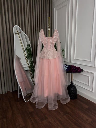 فستان فخم مطرز زواج