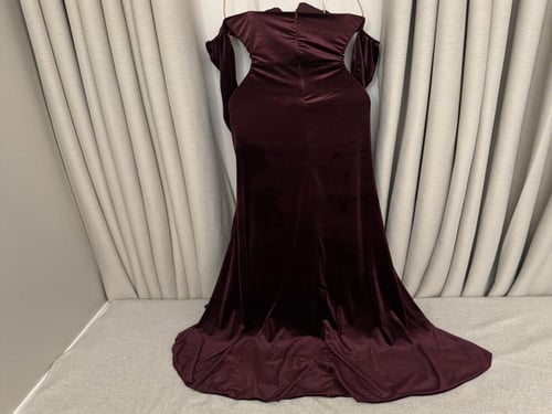 فستان برغندي مخمل