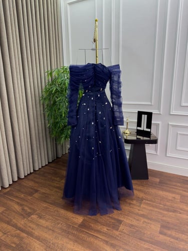 فستان كحلي منفوش ساتر