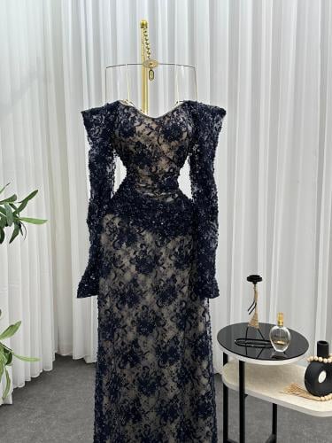 فستان مطرز فخم