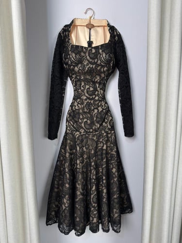 فستان العيد دانتيل اسود