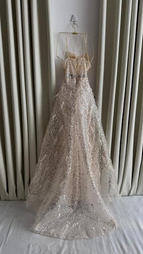 فستان فخم مطرز