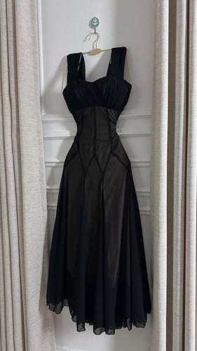 فستان للعيد بني